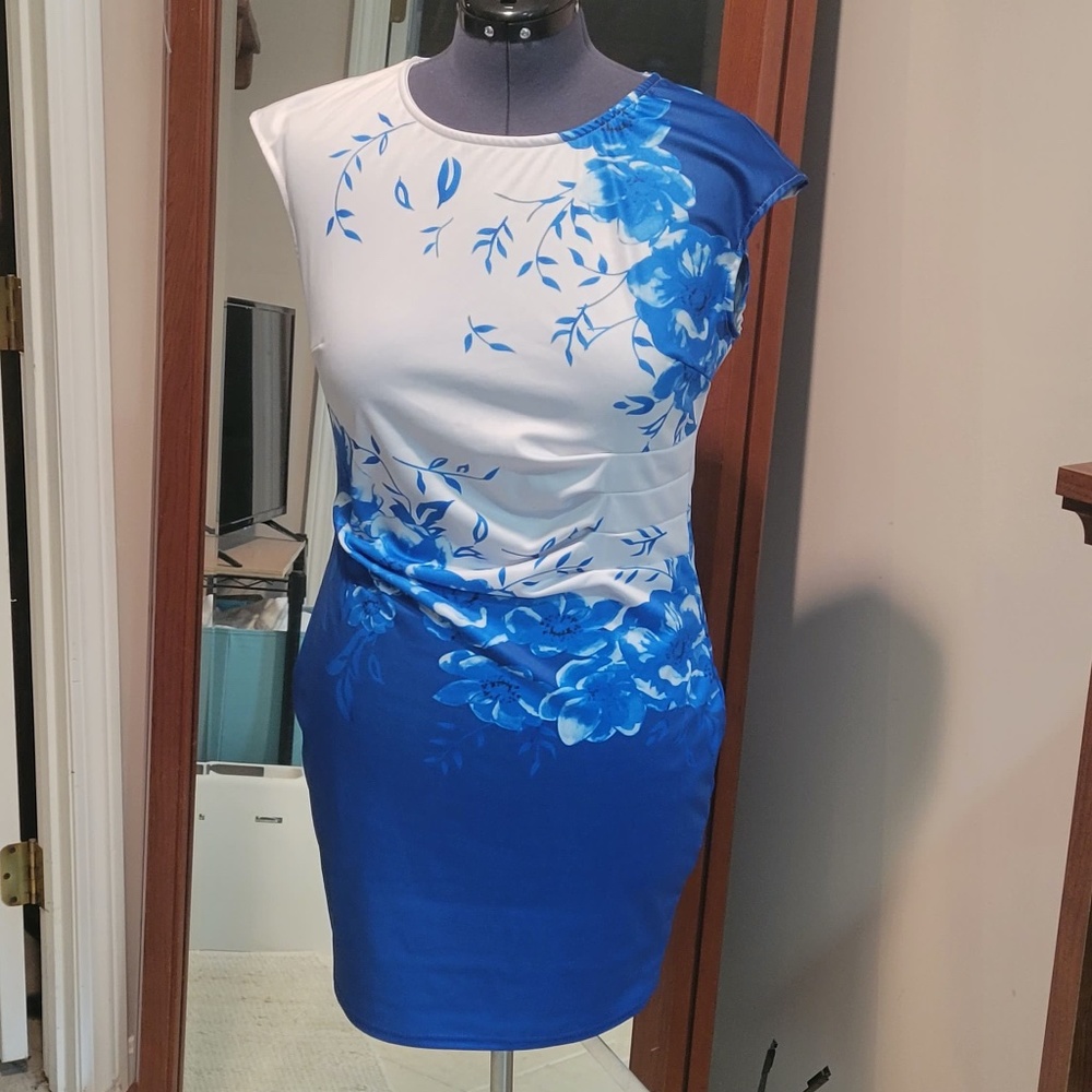 Floral fitted dress